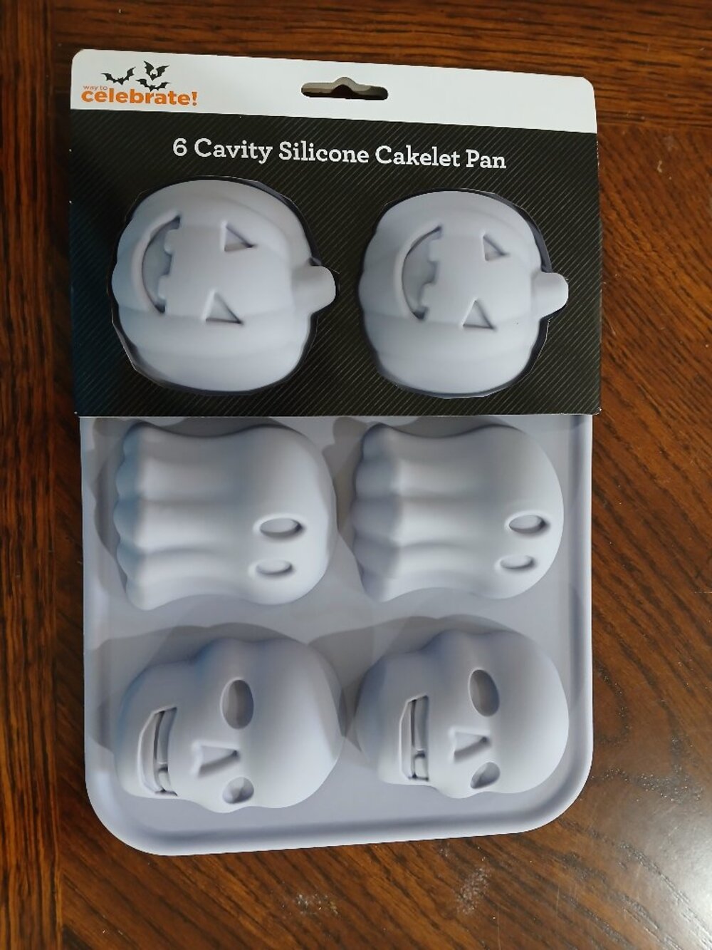 2 Pcs 3D Halloween Silicone Mold, Baking Mold Fruit, Ice Cube, Candles NWT